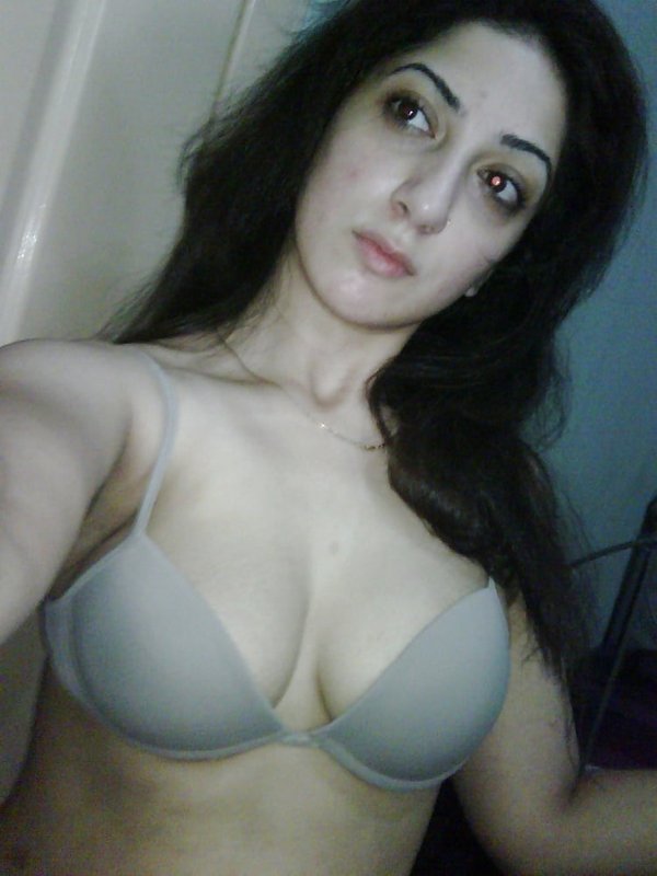 Busty-Paki-91.jpg